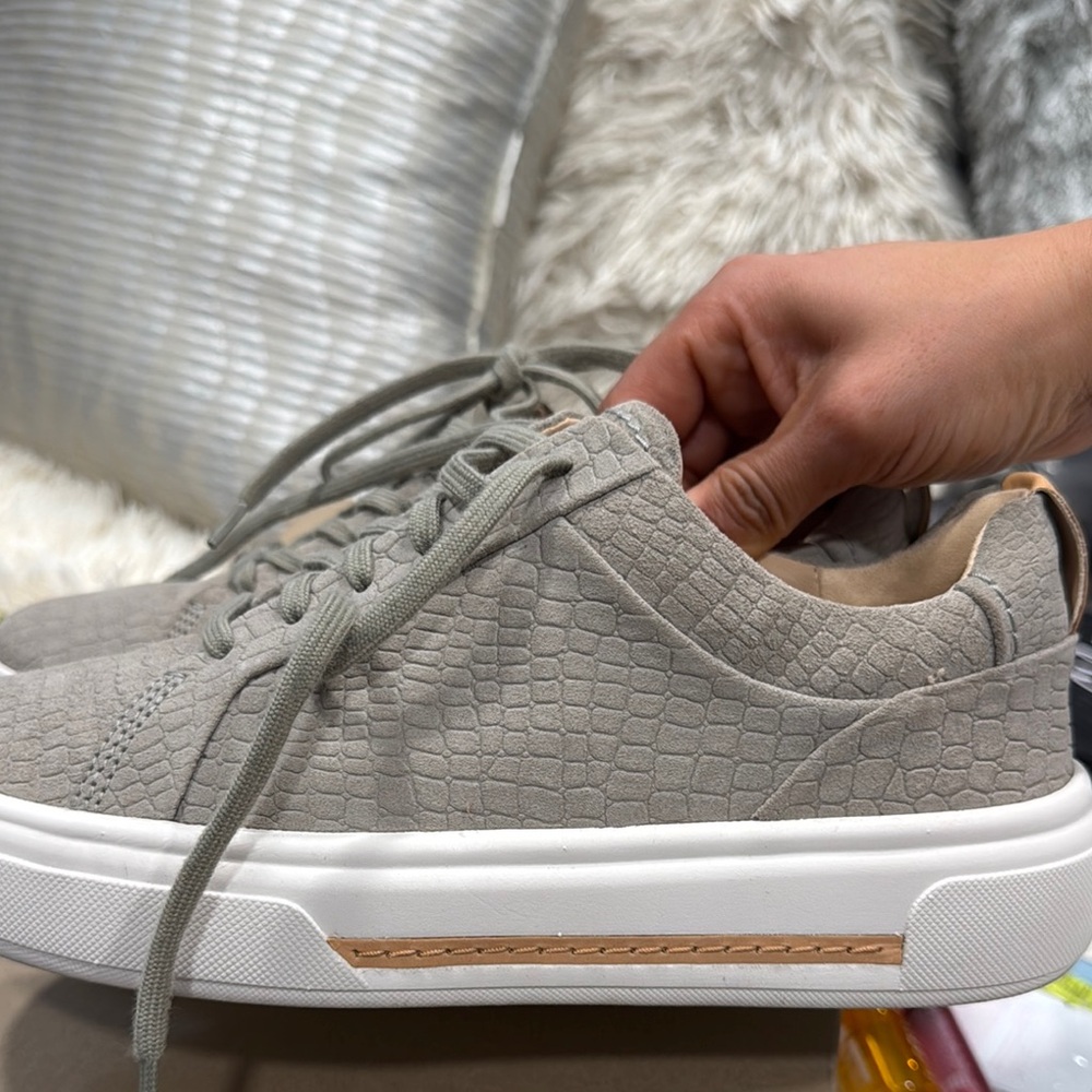Clarke’s  Gray Textured Sneakers